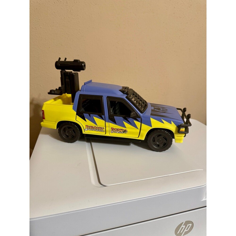 Jurassic Park Dino Tracker 2020 Preowned Excellent 93’ Ford Explorer Truck.